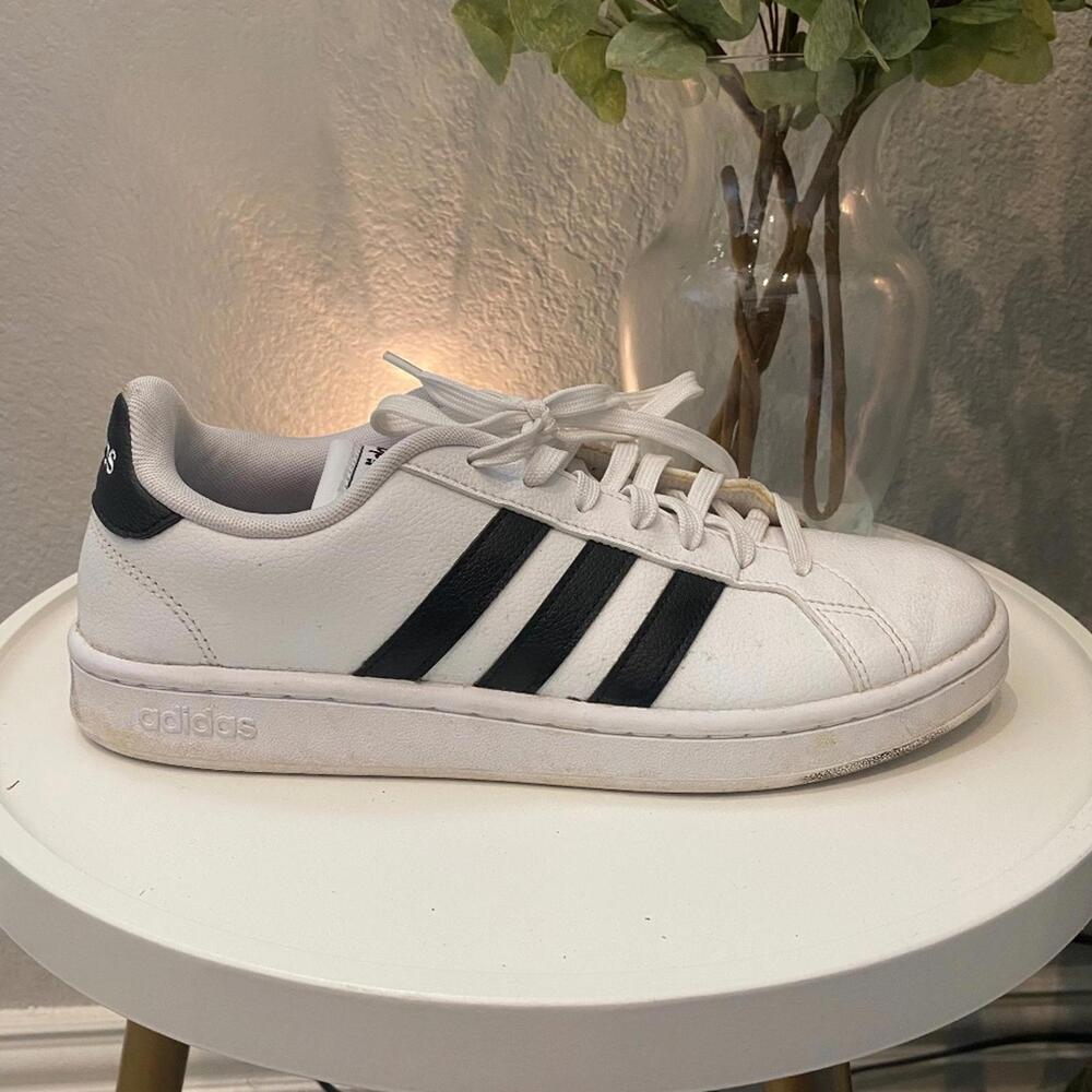 Adidas Grand Court Cloud Foam Sneaker White Black Women 9.5 Excellent